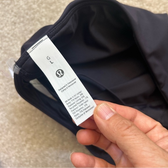 1-22 NWT Size L Lululemon Strappy Back Sports Bra Black - Picture 8 of 10